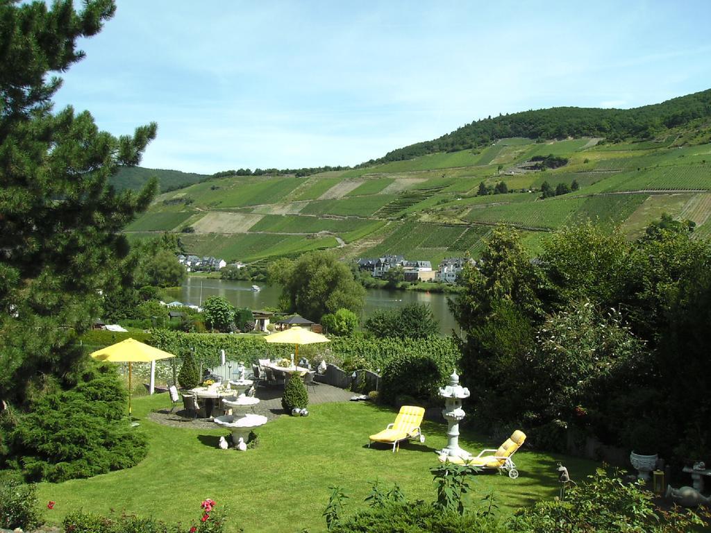 Haus Marientaler Au Gbr Hotel Zell an der Mosel Exterior photo