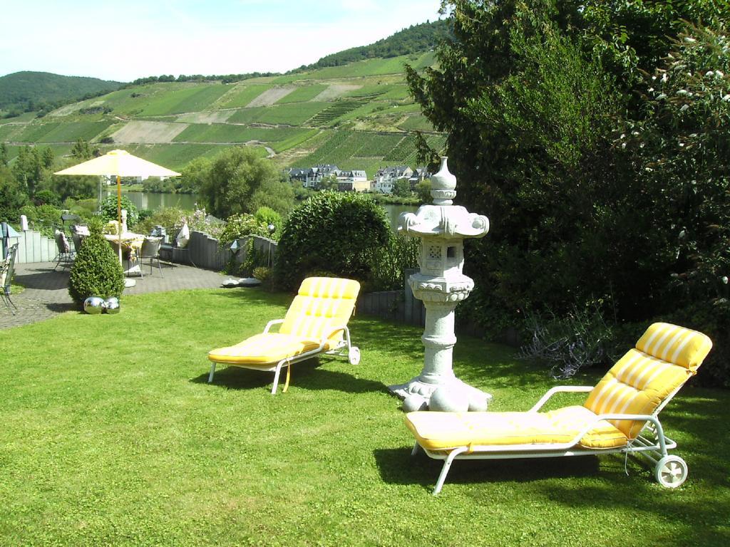 Haus Marientaler Au Gbr Hotel Zell an der Mosel Exterior photo